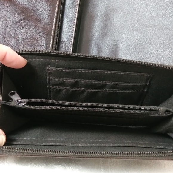 Shoulder Bag + Wallet in Perfect Condition ⭐️⭐️ - Picture 7 of 11